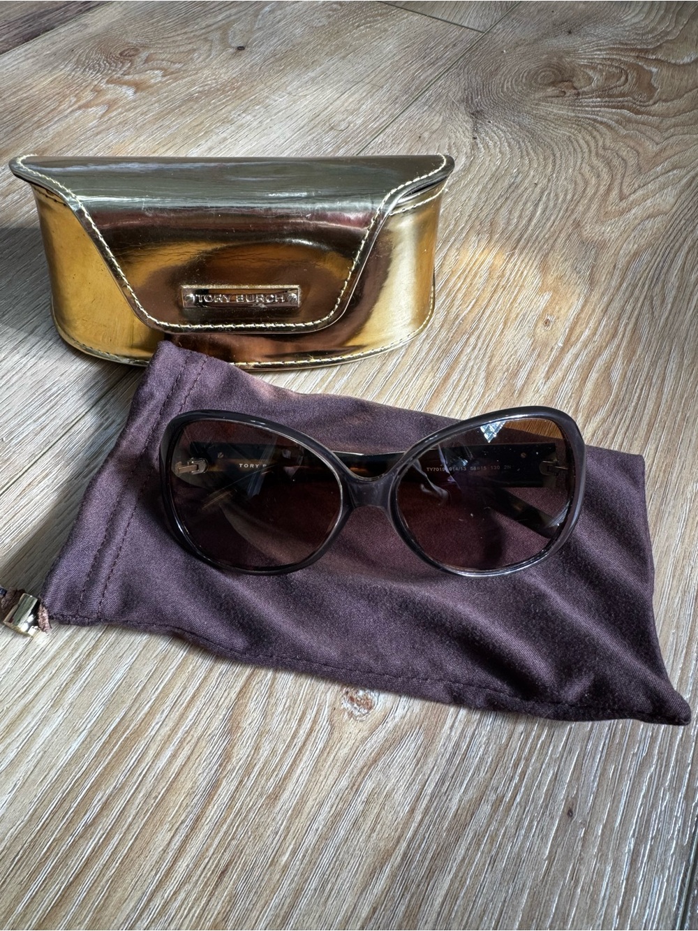 Tory Burch Brown Gradient Sunglasses with Gold Case